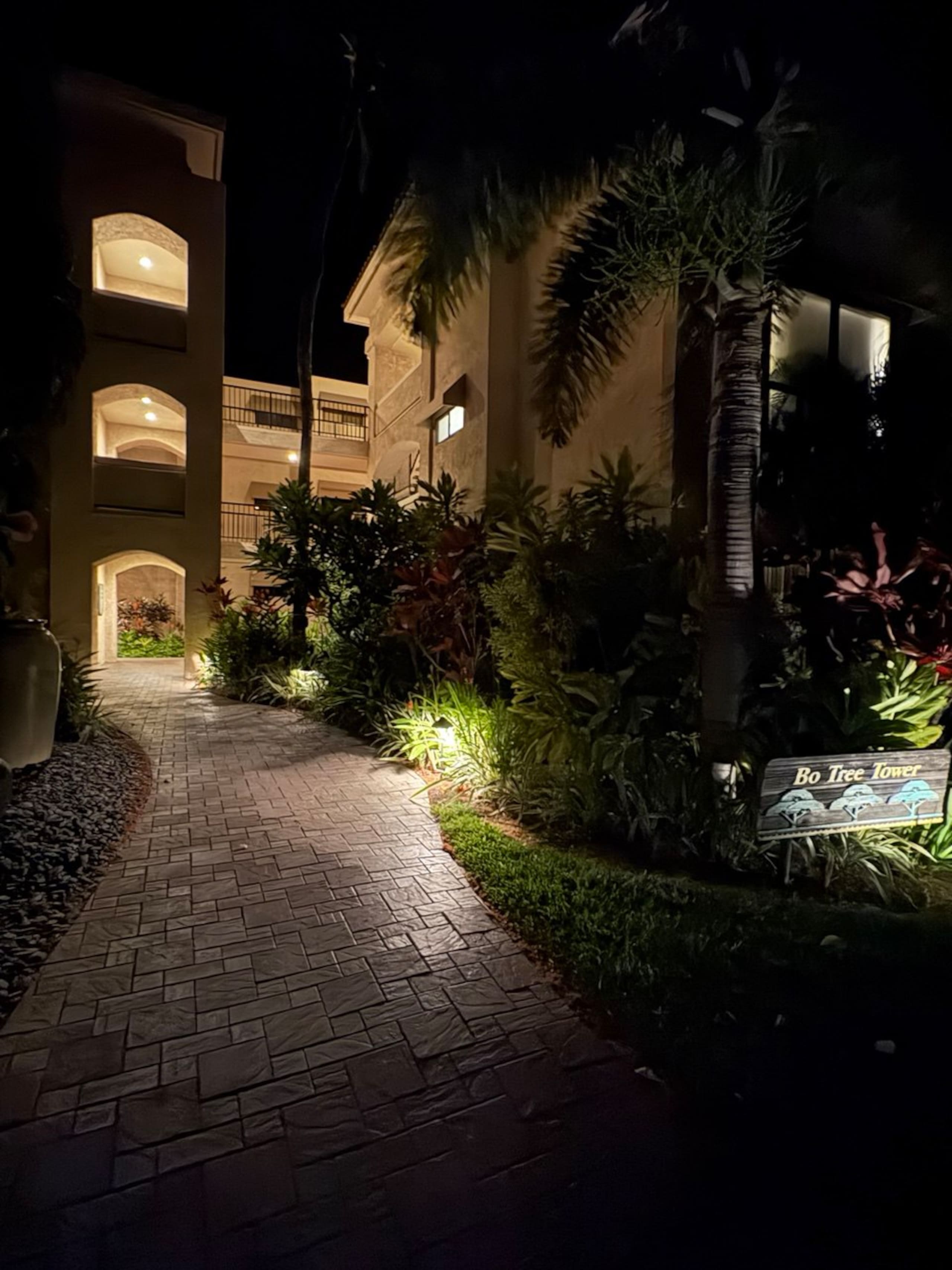 Ocean View Penthouse, King beds, New AC - Photo 8