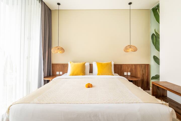 Váš osobný raj čaká! Ponorte sa do luxusného luxusu a ponorte sa do pokojnej atmosféry tohto kráľovského útočiska.