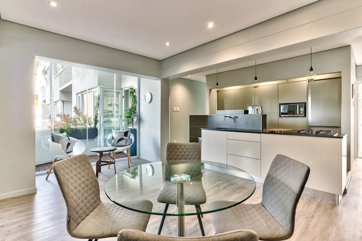 Upmarket and trendy Green Point! gallery image 4