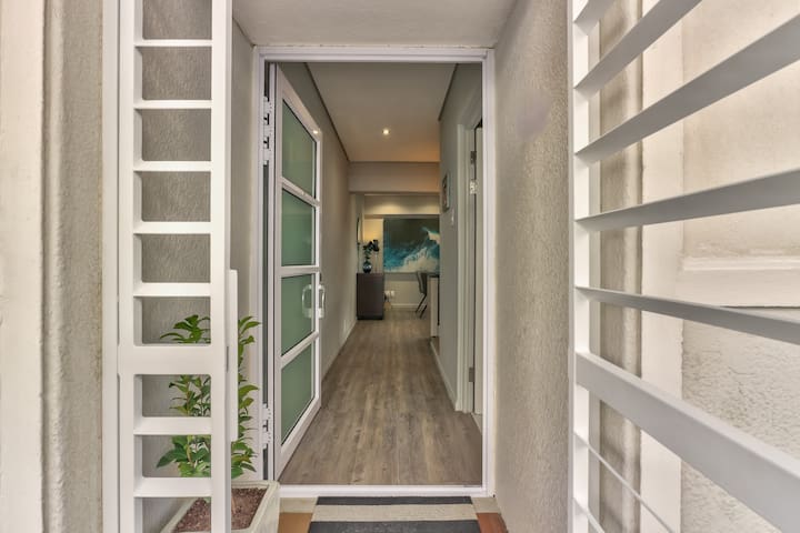 Upmarket and trendy Green Point! gallery image 2