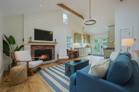 Popular Airbnb listing: Steps to Rock Harbor | AC, Deck, Outdoor Shower in Orleans