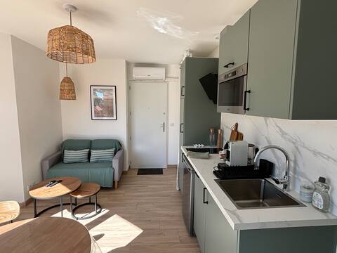 Top Airbnb: Quiet apartment near beaches & Croisette in Cannes