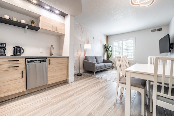 Condo Close To Epic & Universal, Free Parking - Orlando