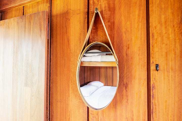 הערה: מצעים ומצעים (כולל כריות) אינם כלולים. האורחים צריכים להביא את כל המצעים שלהם.