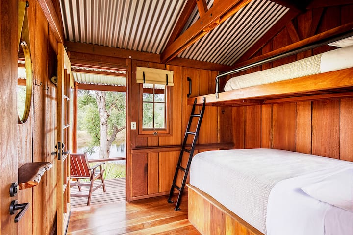 הערה: מצעים ומצעים (כולל כריות) אינם כלולים. האורחים צריכים להביא את כל המצעים שלהם.