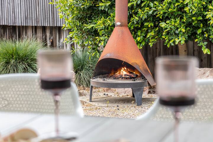 The Point Luxury Beachside Entertainer Heated Pool gallery image 2