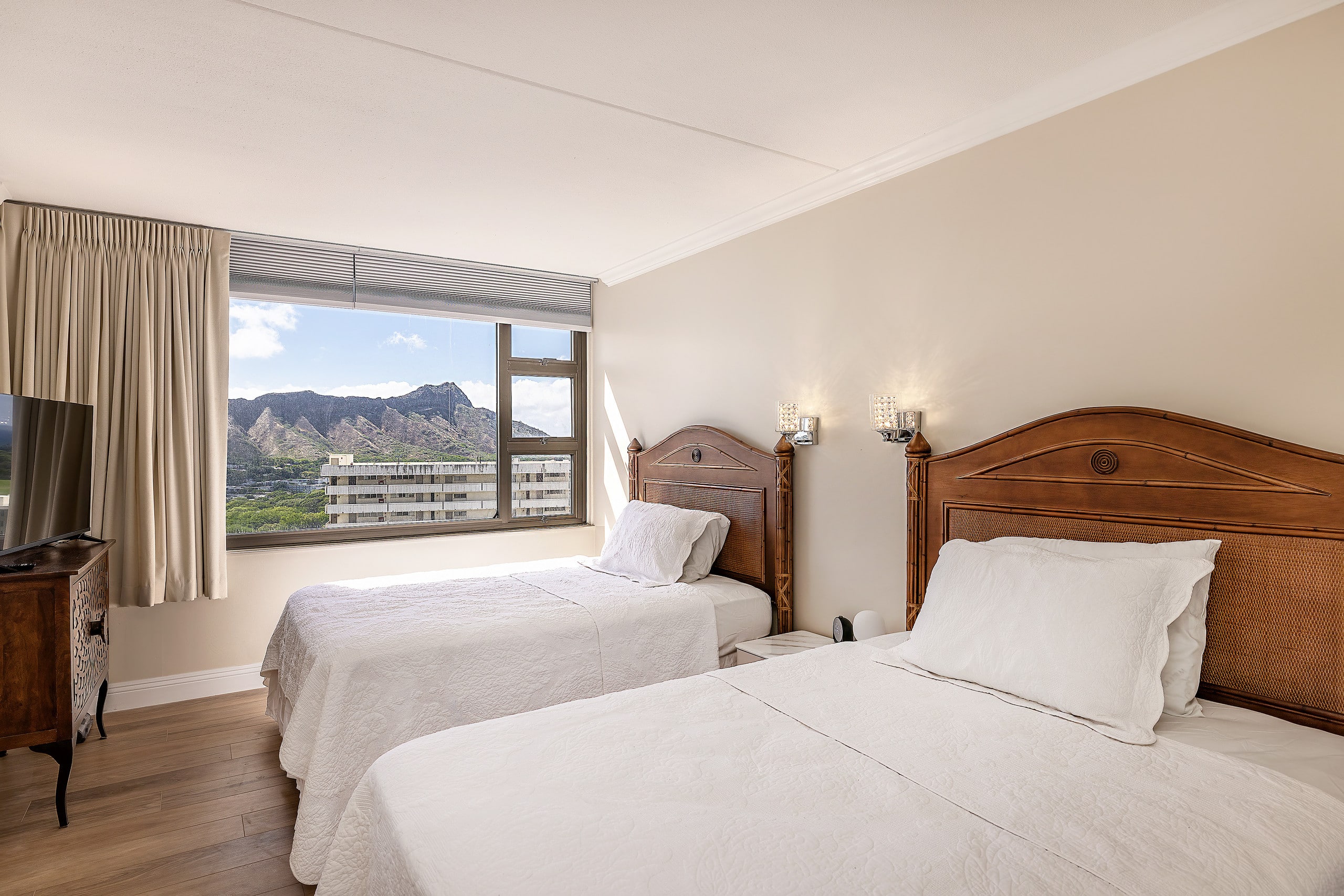 28th floor,ocean view,free parking and WiFi - Image 7