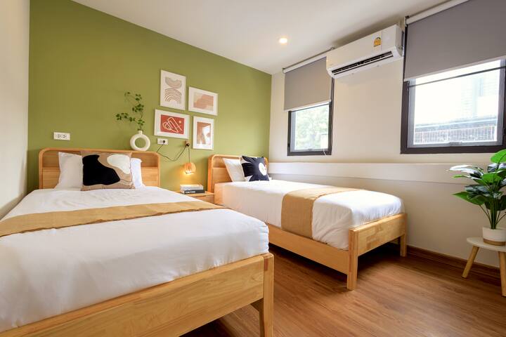 Whole House-6Bedroom-Stays 16pax Chinatown/Netflix gallery image 5