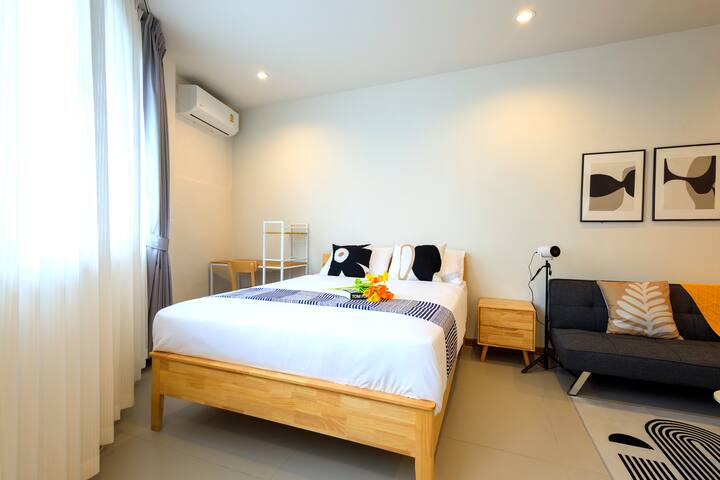 Whole House-6Bedroom-Stays 16pax Chinatown/Netflix gallery image 3