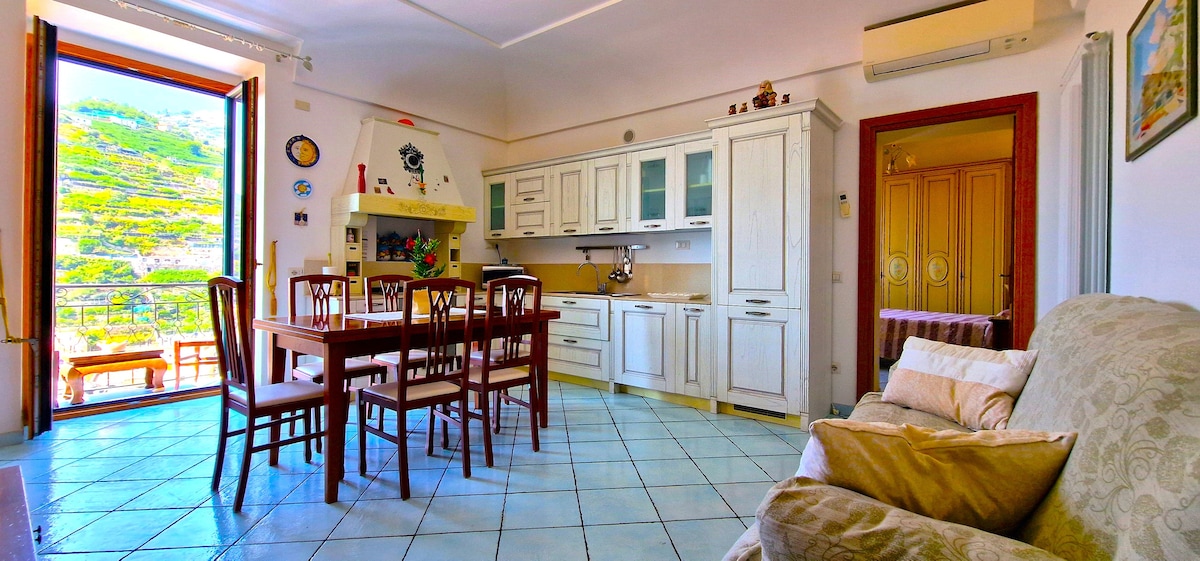 Annonce Airbnb populaire: Trekking Lovers • 180 Steps to Climb Amazing Views à Minori