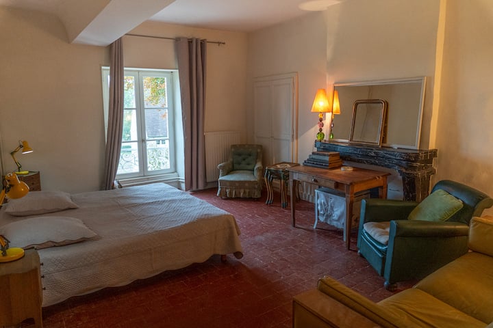 Deux lits jumeaux et accolés de 90x190 