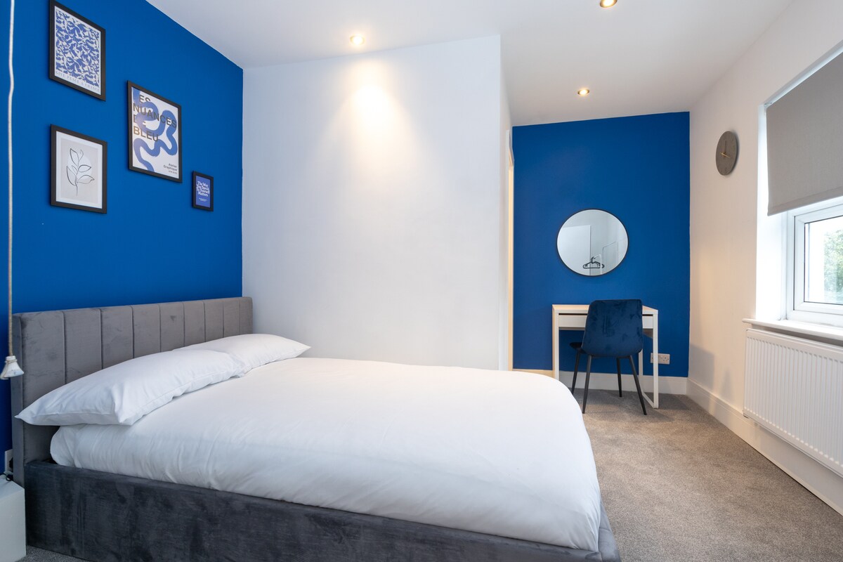 Მოამზადეთ საძინებელი და სმარტ-ტელევიზორი