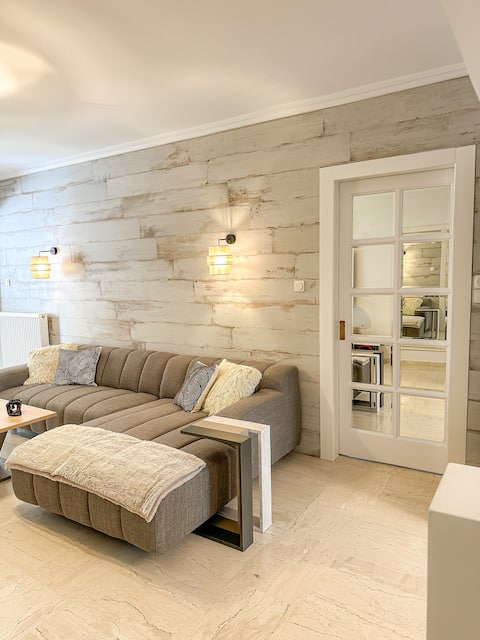 Successful Airbnb property: Modern Elegance • 4 Beds • 3 BR•Near Glyfada & Sea in δήμος ελληνικού αργυρούπολης