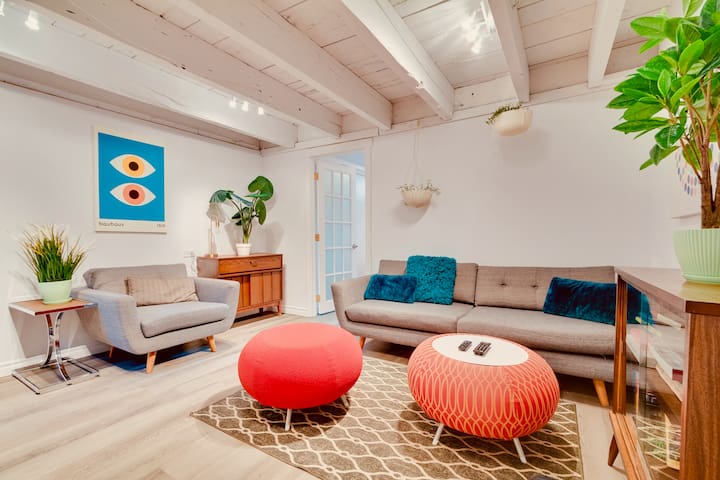 Two-Story MCM Home in Montreal’s Sud-Ouest borough