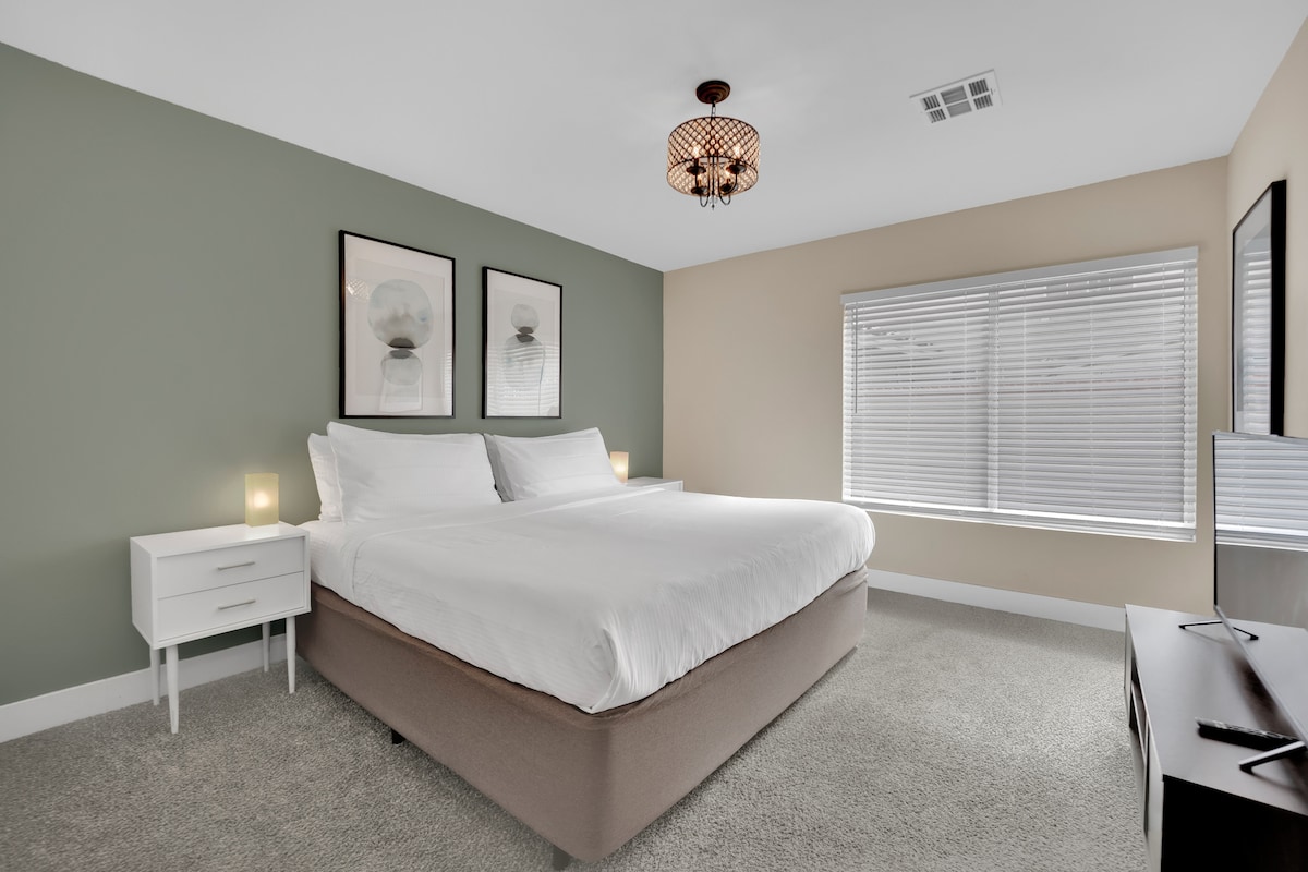 Užite si pokojné útočisko s pokojným prostredím a pohodlným nábytkom, ktoré je ideálne na oddych po dni strávenom objavovaním.