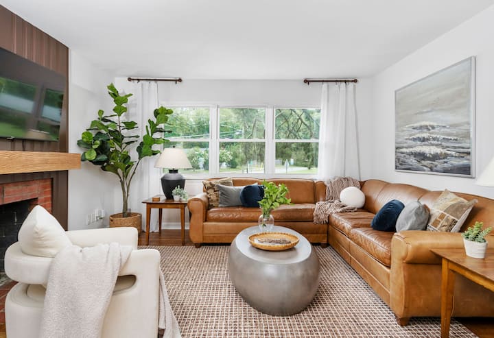 Stylish Downtown Cary Ranch With Fenced Yard - Cary, NC