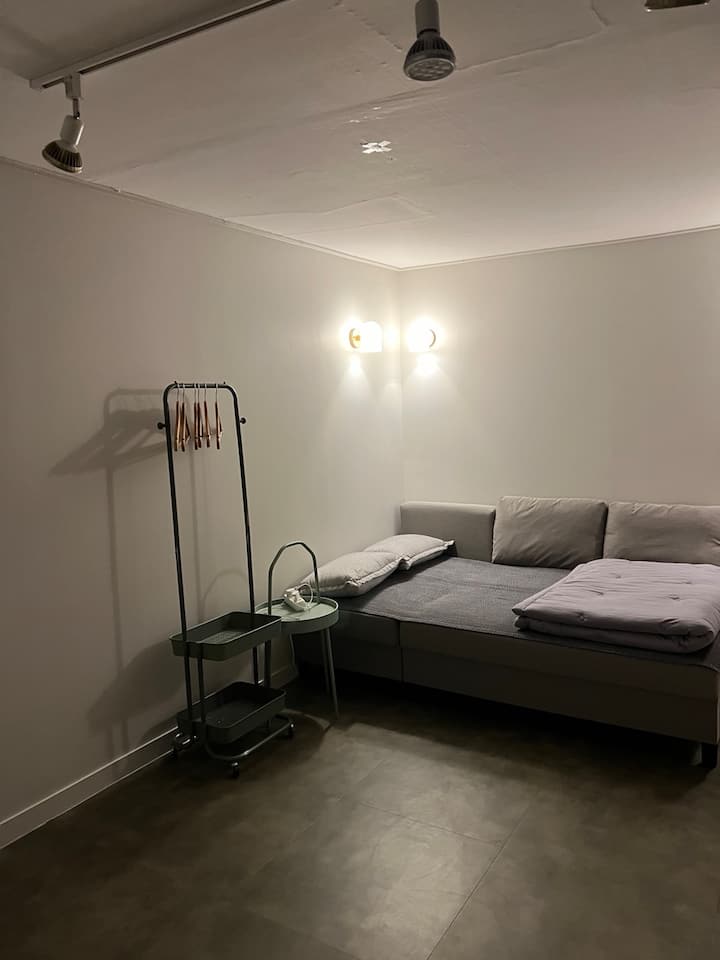 Ovo je spavaća soba kad spavate 2 minute.