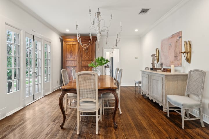 Charming 3-Bedroom French Retreat with Pool gallery image 2