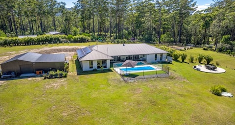 Endless Summer Home - 4 Bedrooms, Pool & Alfresco