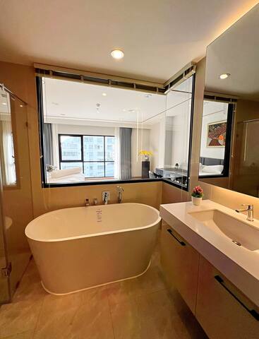 502: Modern Thai-Style 3Beds 3Baths, BTS Pool&Gym gallery image 5