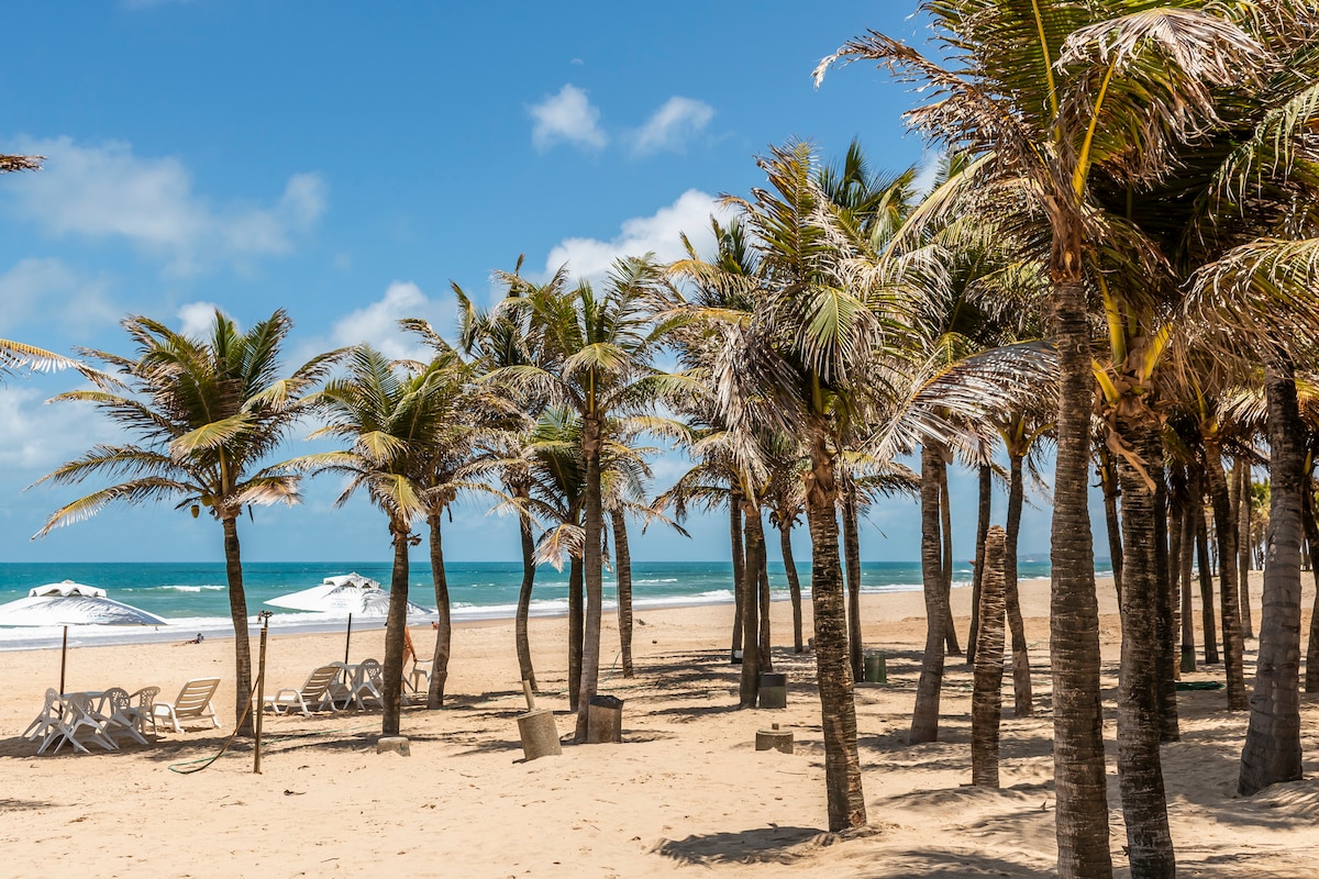 Foto do anúncio de O melhor pé na areia com vista espetacular! em Porto das Dunas, Aquiraz