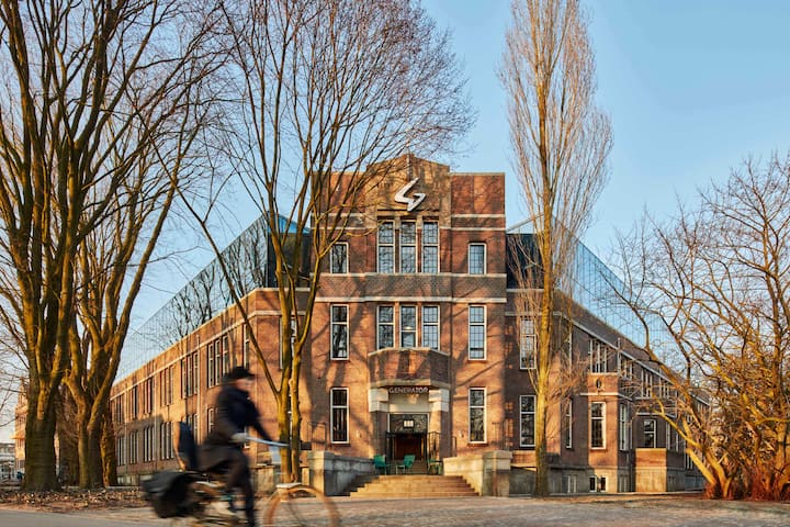 Generator - Private 6 Bed Female Room - Amsterdam