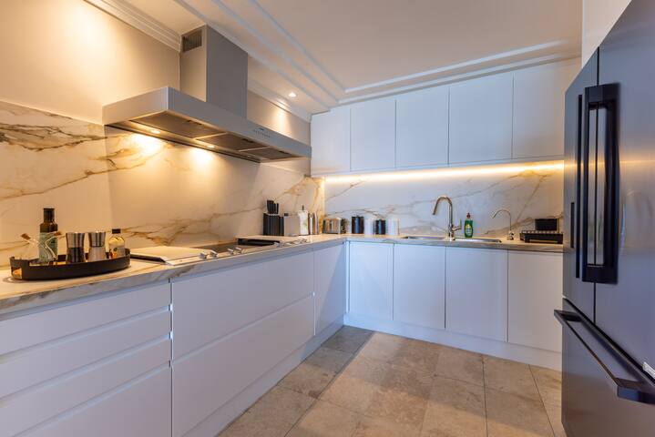 Bantry Bay Coastal Retreat gallery image 4