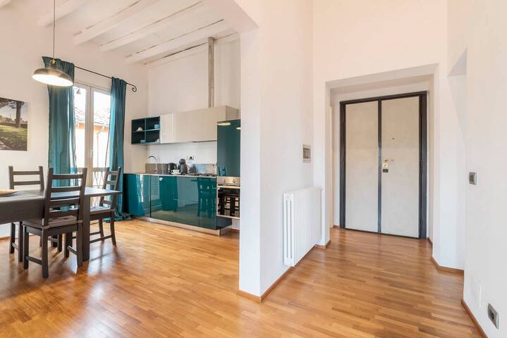 Croce Palace unit 8 – double private terrace gallery image 5