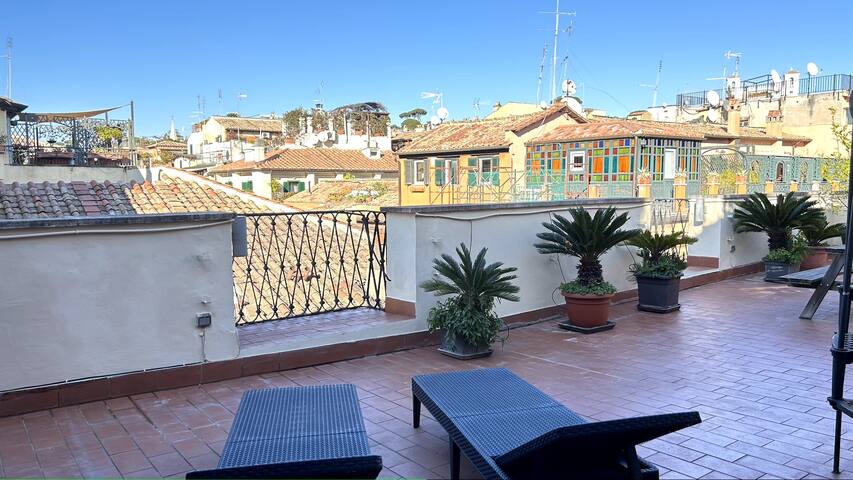 Croce Palace unit 8 – double private terrace gallery image 3