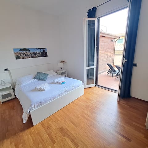 Croce Palace unit 8 – double private terrace