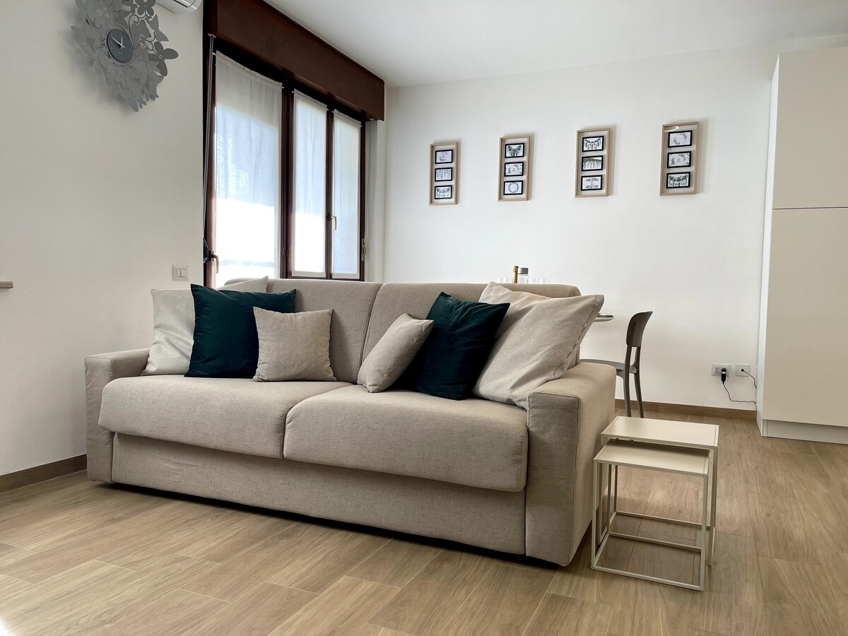 Successful Airbnb property: 2612 HOUSE ground floor garage and wi-fi in Verona