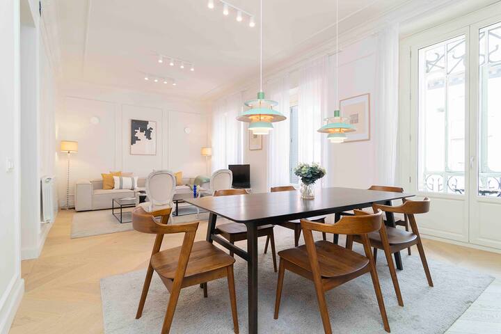 Corona Majestuosa en la Ciudad Urbana gallery image 3