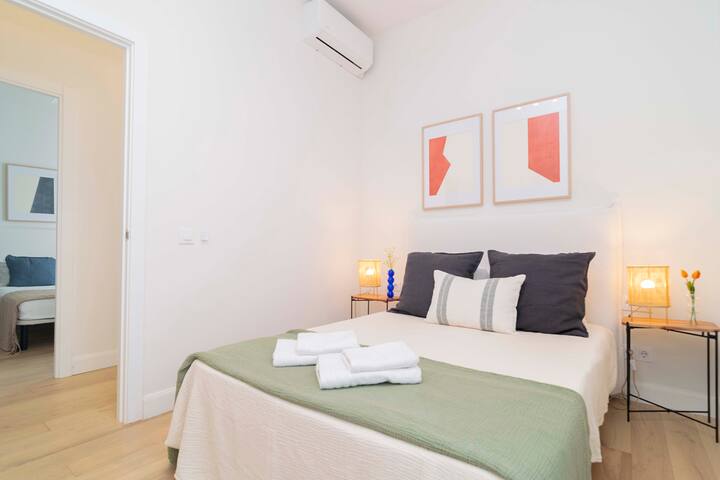 Corona Majestuosa en la Ciudad Urbana gallery image 4