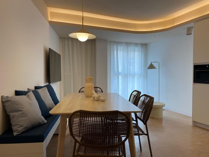 Los 6 By Grupo Ccommo - Midnight Blue - Molina de Segura