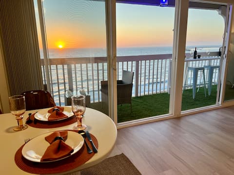Beachfront Oasis, Garage Parking, Balcony View