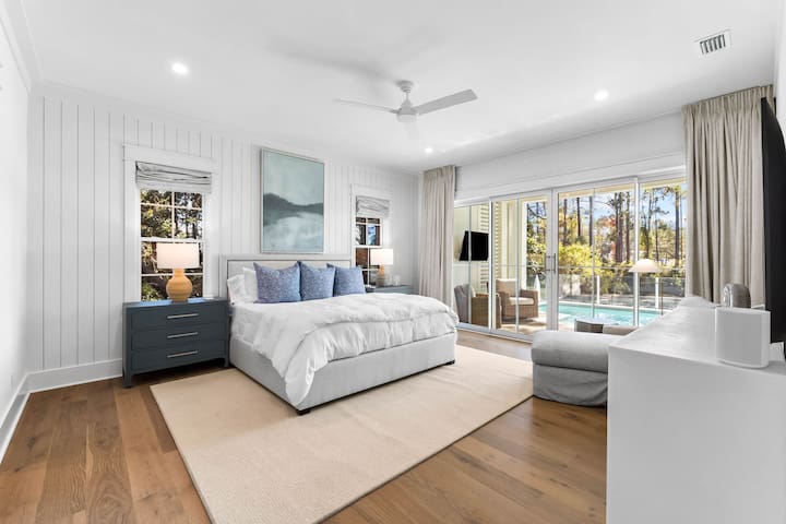 NEW! Heated Pool, LSV, FirePit, Bikes! Lake-Front!