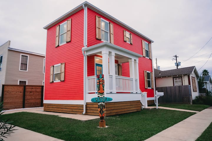 The Board House "Longboard" - Galveston, TX