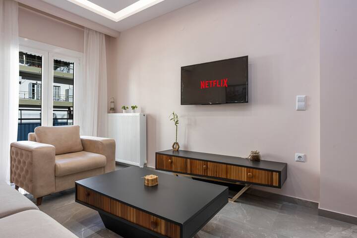 Luxury Downtown Apartment E1 gallery image 3