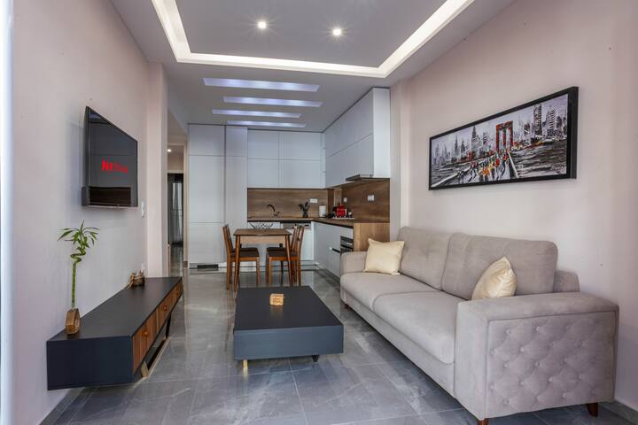 Luxury Downtown Apartment E1 gallery image 2