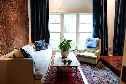 Top Airbnb: Lush Hollywood Hills Home in Hollywood Hills