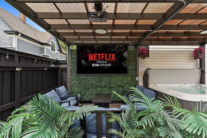 Sleeps14 GameRoom Sauna Hottub Murals HomeTheatre gallery image 5