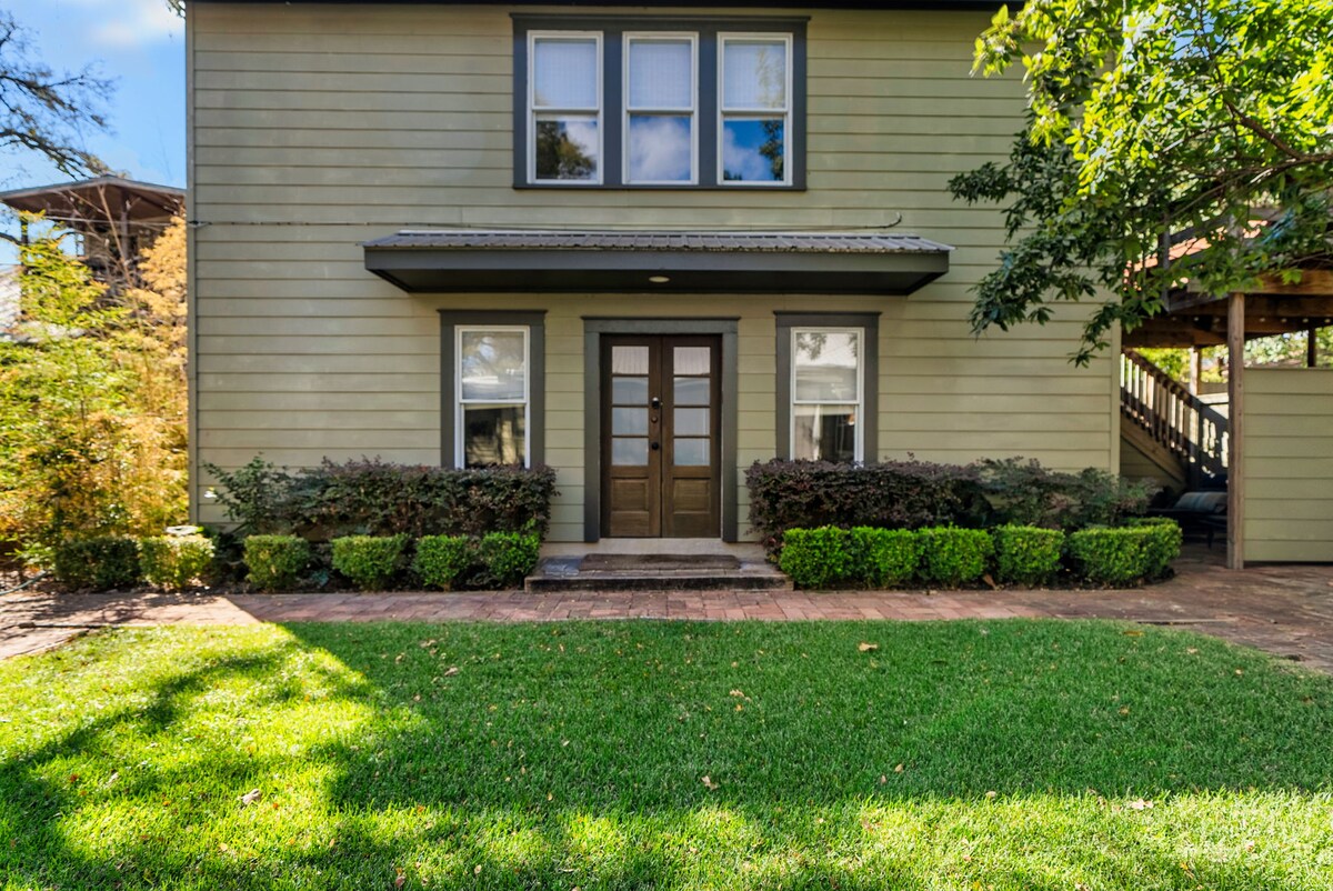 Quiet Studio in North University & Central Austin