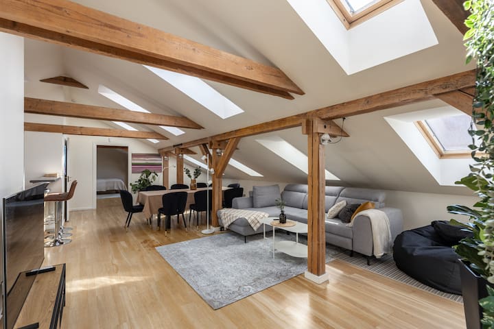 Charming Attic Apartment in Old Town