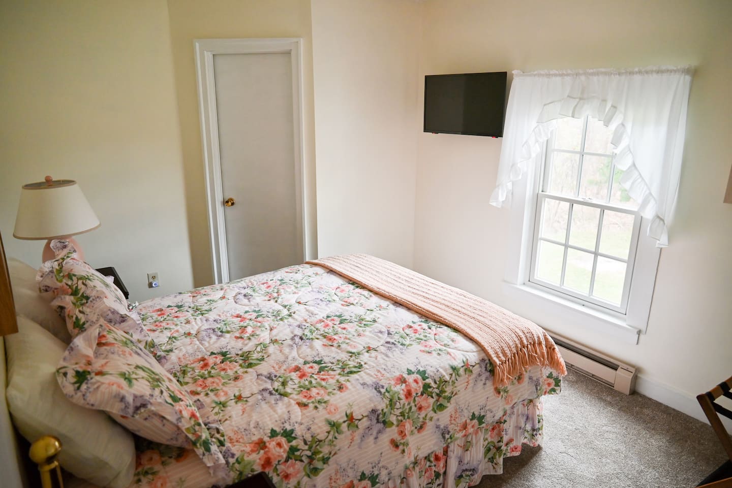 Bedroom 2 with 1 queen bed
