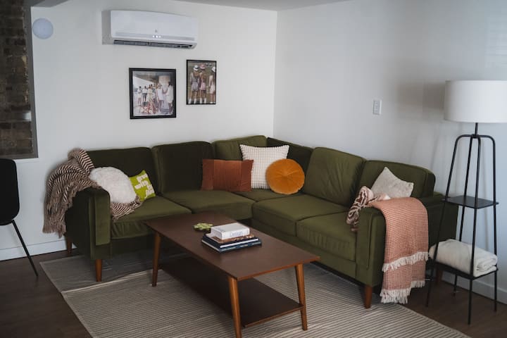 Modern Studio Apt Downtown Valpo - Ev Charging - Valparaiso, IN