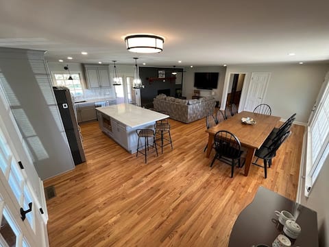 Popular Airbnb listing: Modern Farmhouse w/Barn View 20 min from Athens GA in Northeast Georgia