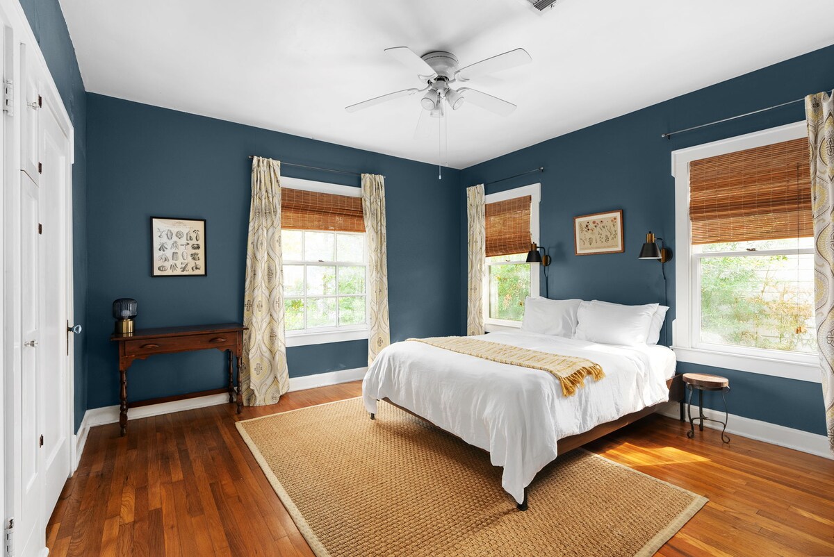 Cozy Cottage In North University & Near Downtown