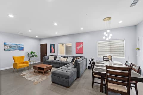 Newly built single level house garage DTLA Disney