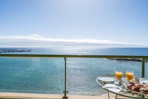Penthouse right on the waterfront.