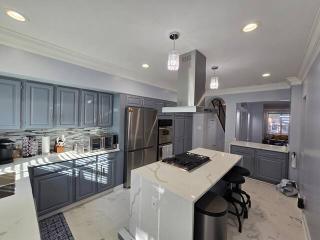 Entire Home Convention Center parking & EV charger gallery image 5